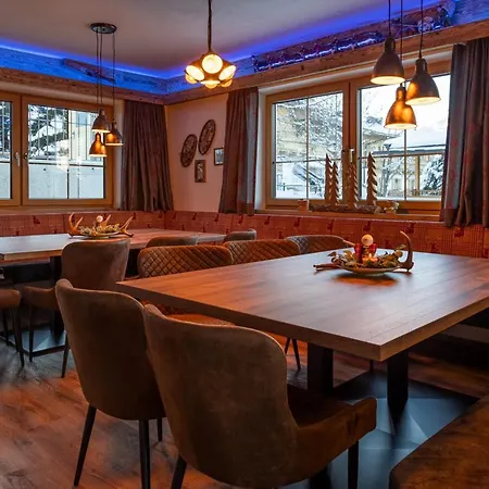 Falkensteinalm Hochkrimml Otel